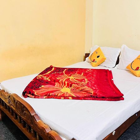 Hk Residency Hotell Mysore Eksteriør bilde