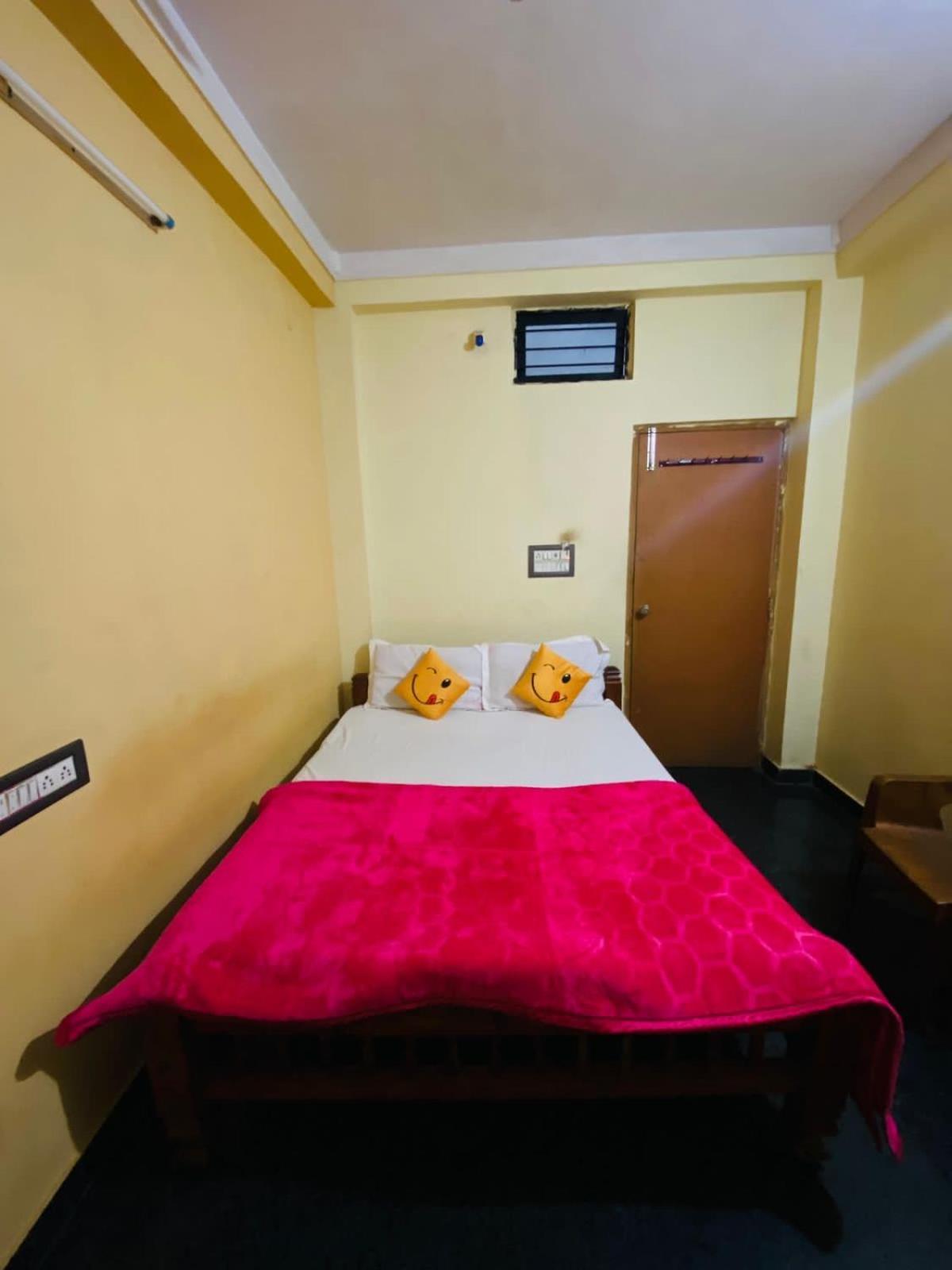 Hk Residency Hotell Mysore Eksteriør bilde